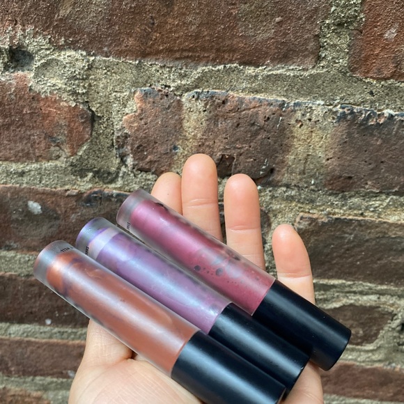 KOSAS Liquid Eyeshadow in Element (Purple) - Picture 4 of 7